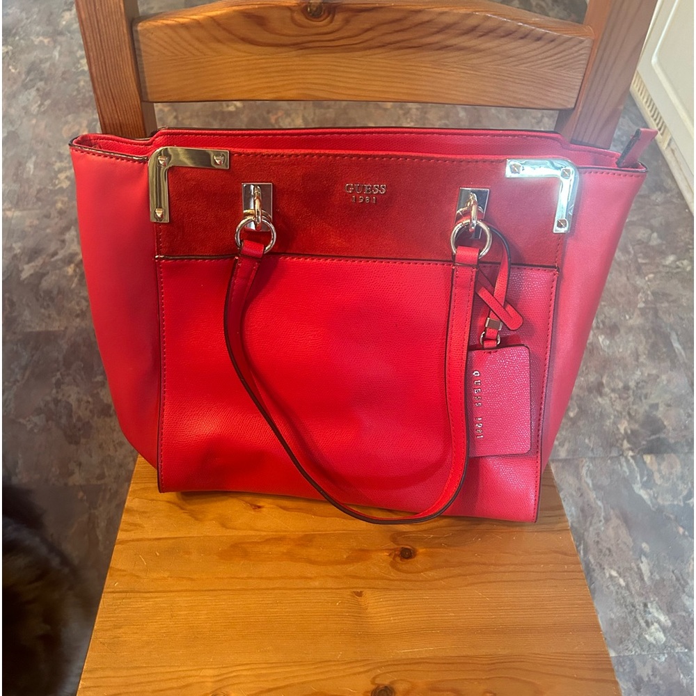 Like new Guess purse